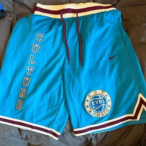 Culture EYBL Nike baksetball shorts size men’s small.